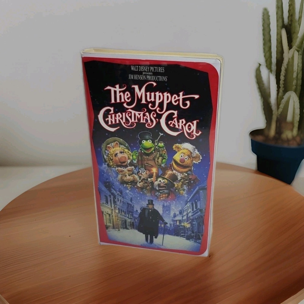 The Muppet Christmas Carol VHS 1993 Video Tape Movie VTG Clamshell.